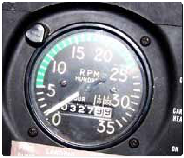 Tacômetro 0–3.500 rpm